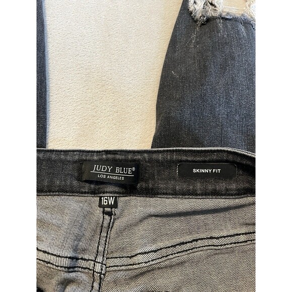 Judy Blue Jeans 16W Gray Skinny Fit Button Fly Distressed Chewed Hem High Rise - Picture 4 of 8